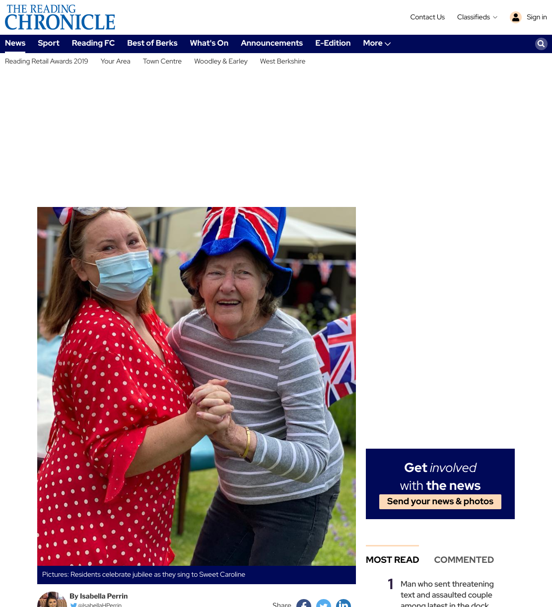 Pictures: Residents celebrate jubilee as they sing to Sweet Caroline
