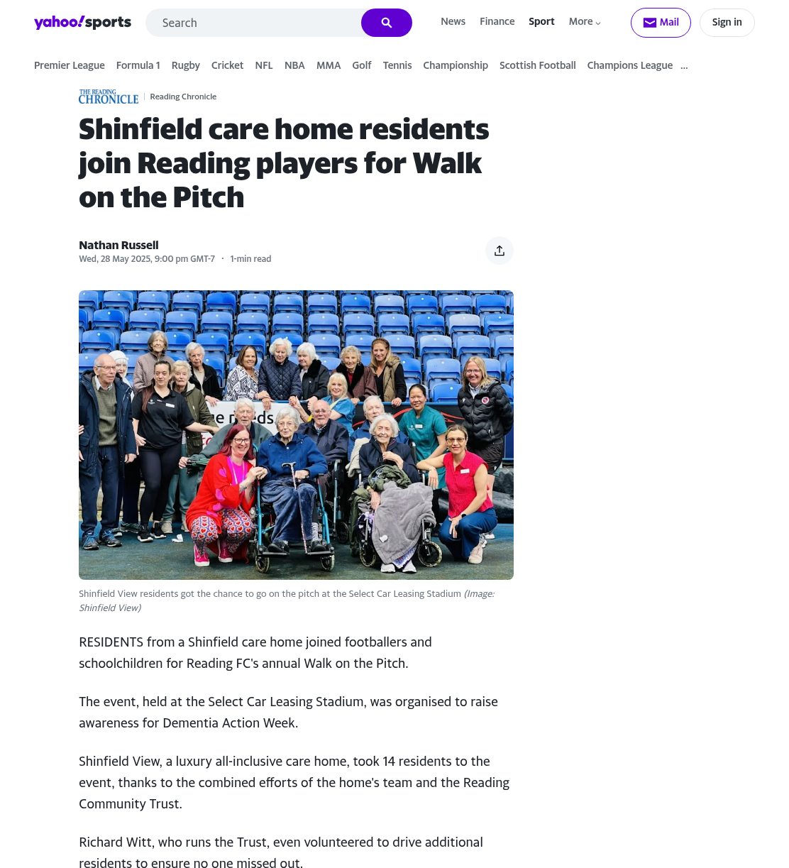 Shinfield care home residents join Reading players for Walk on the Pitch